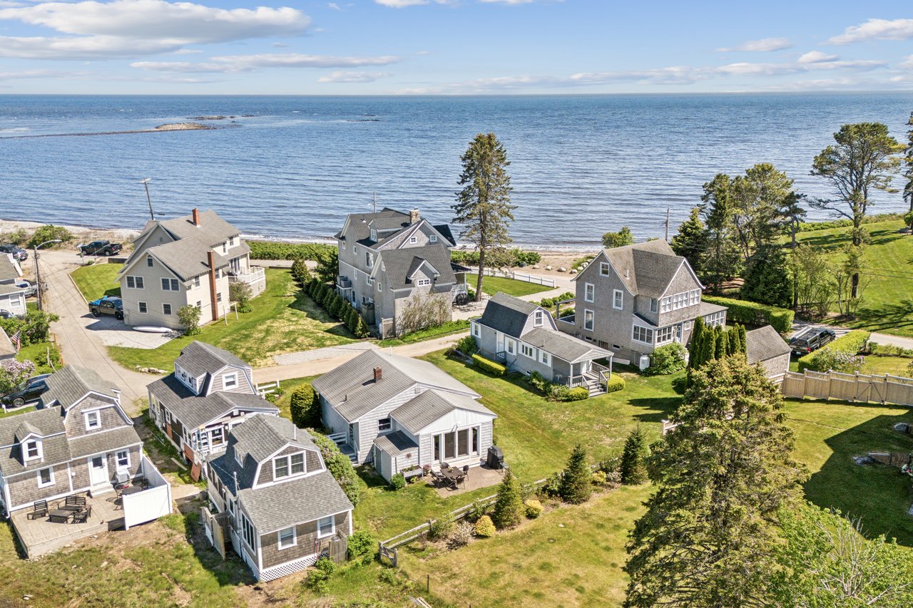 Cottage Between the River & Sea