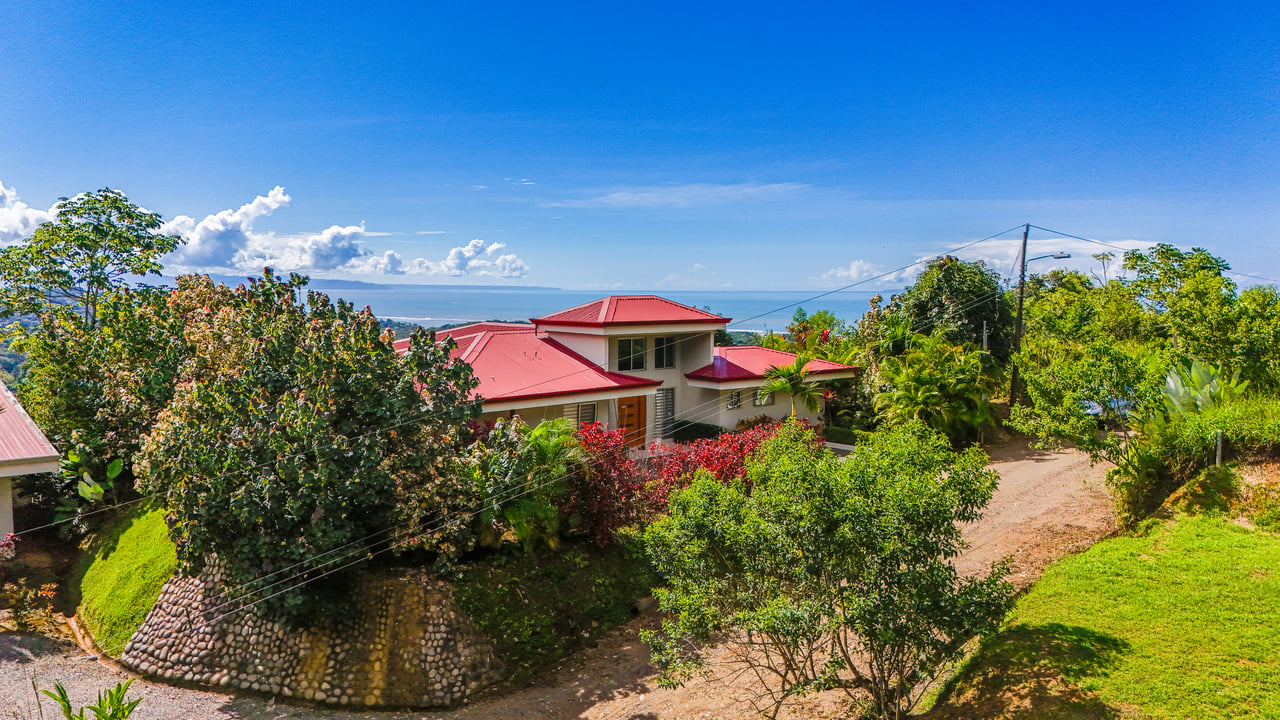 Blue Horizon – luxury ocean-view home in Ojochal, Costa Rica