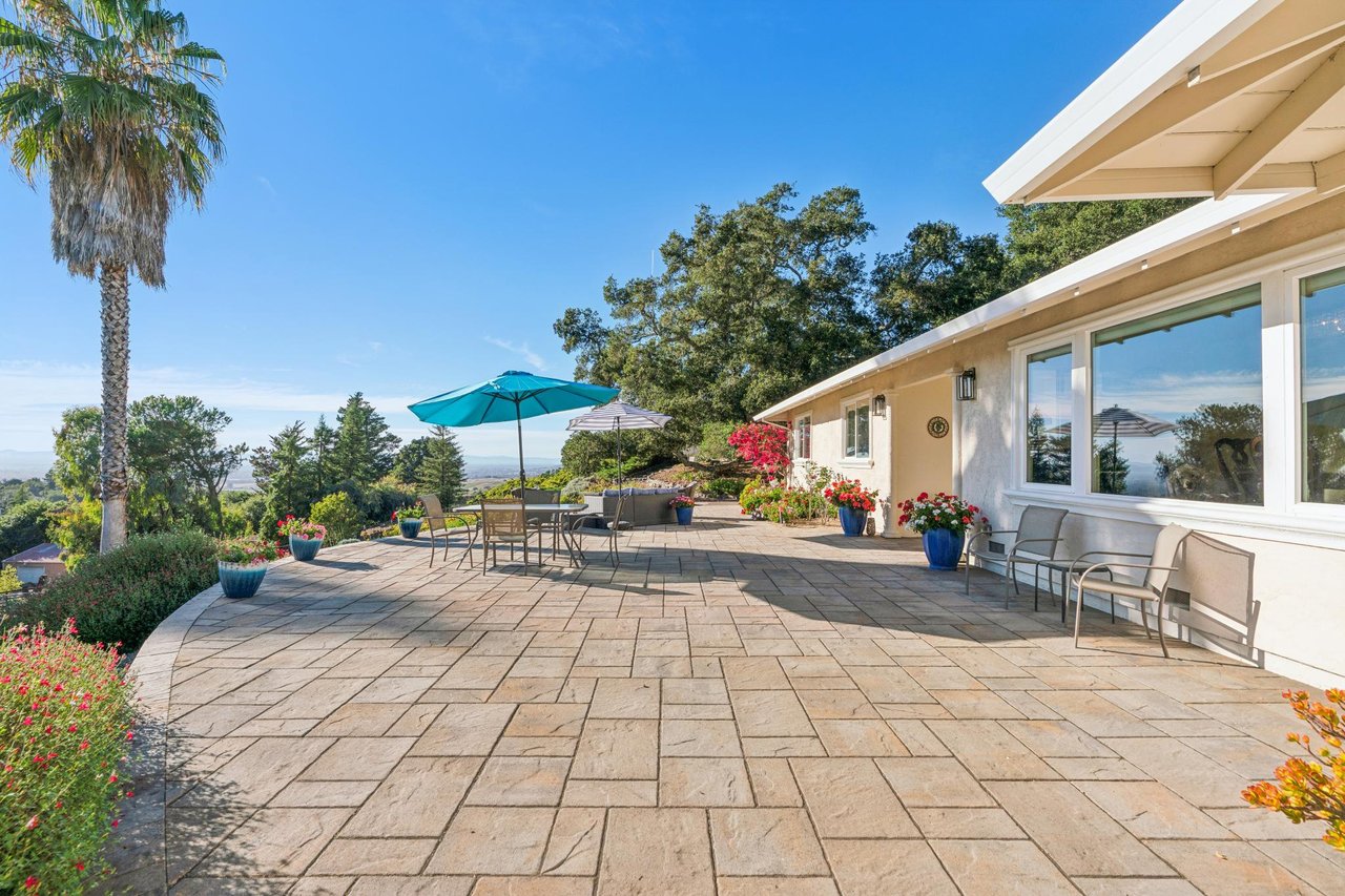 4322 Oakridge Ln