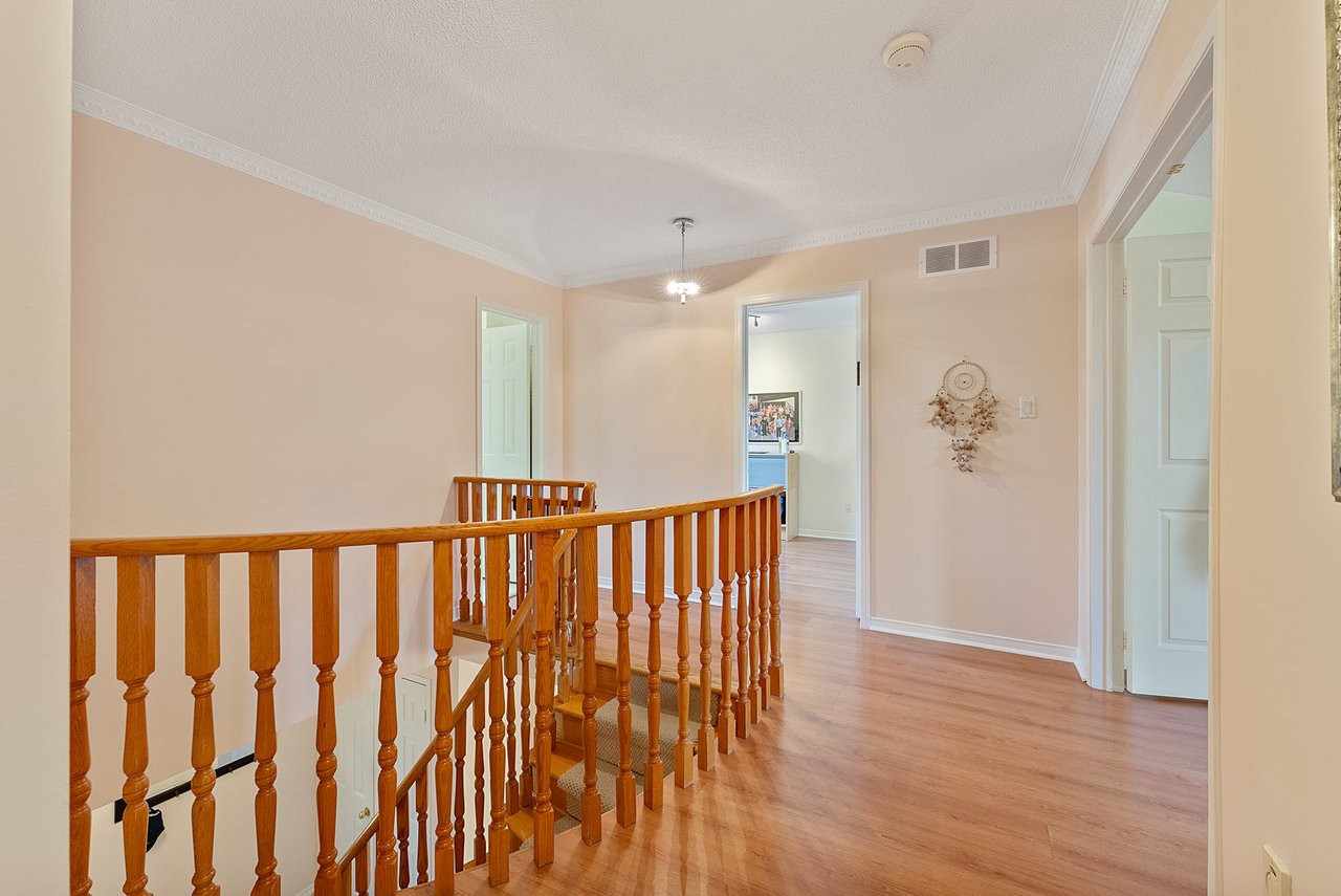 28 Thornway Ave