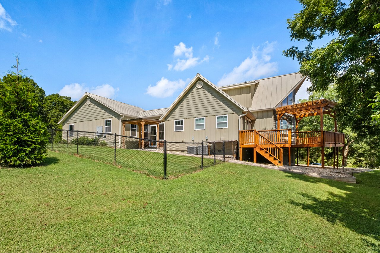 19123 Hill Rd, Springdale, AR 72764