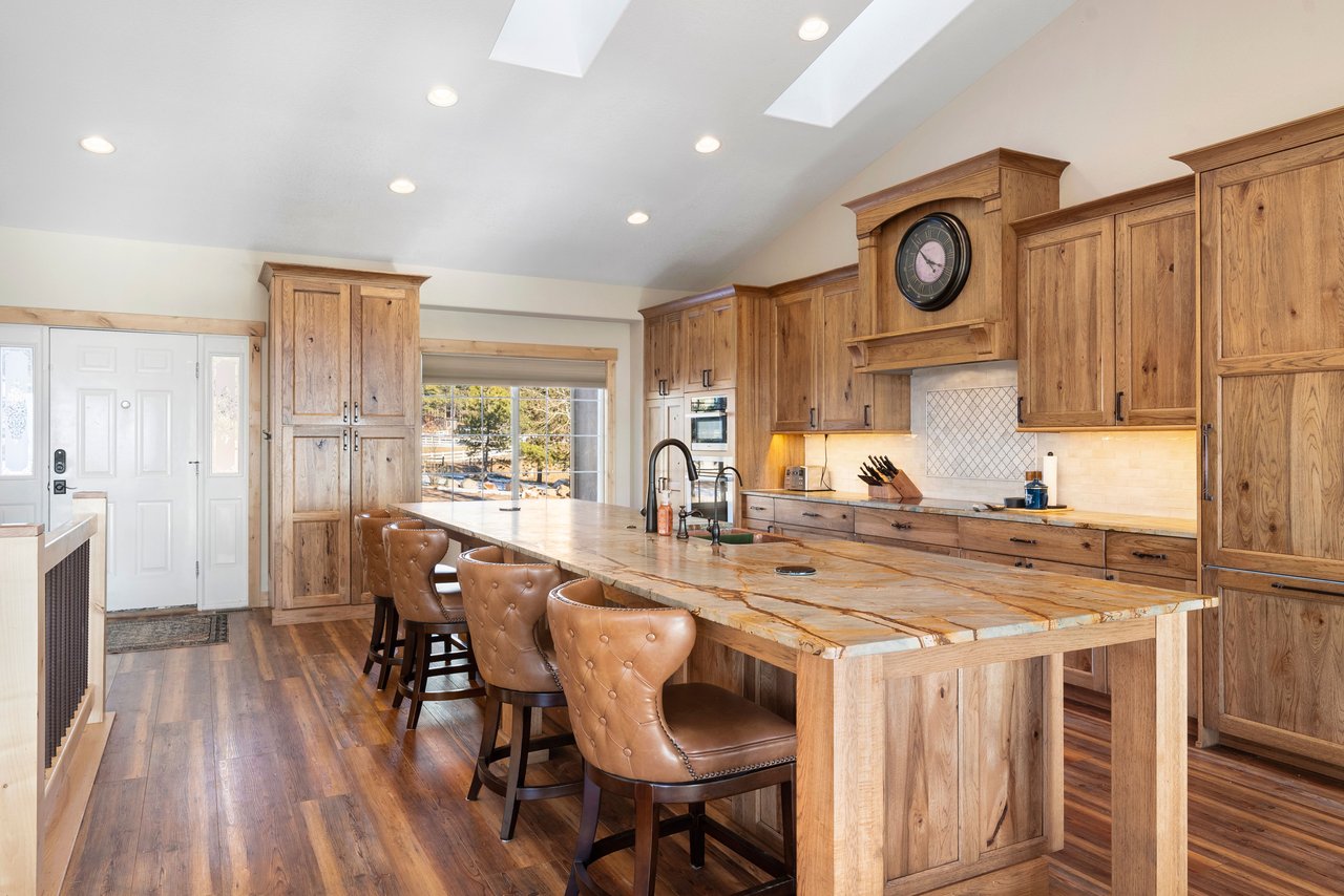 4255 Arrowhead Drive