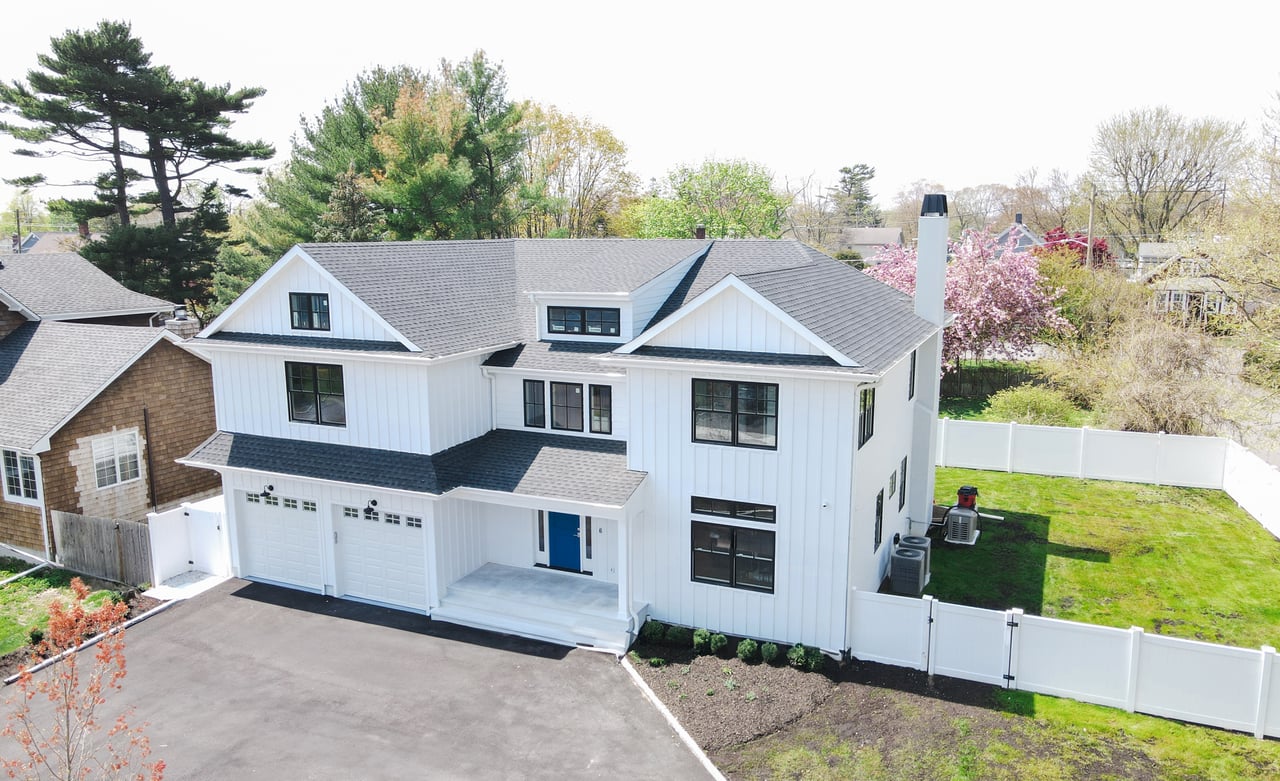 90 Montrose Ave