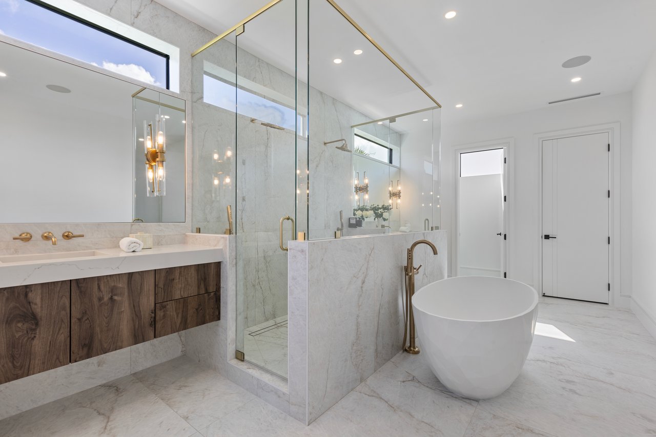 Murray Rd in Soso With Beautiful Water & Island Views