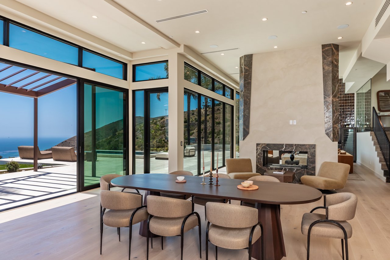 4346 Avenida De La Encinal