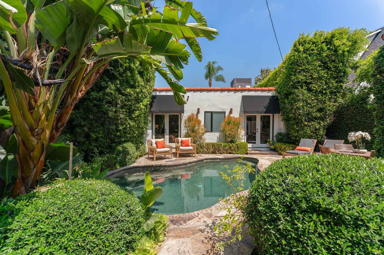 8814 Rosewood