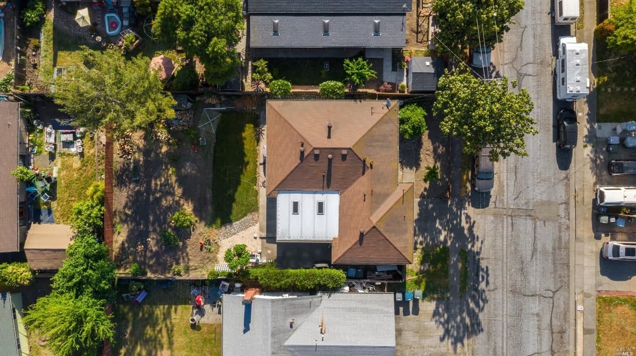 330 Lucas Cir