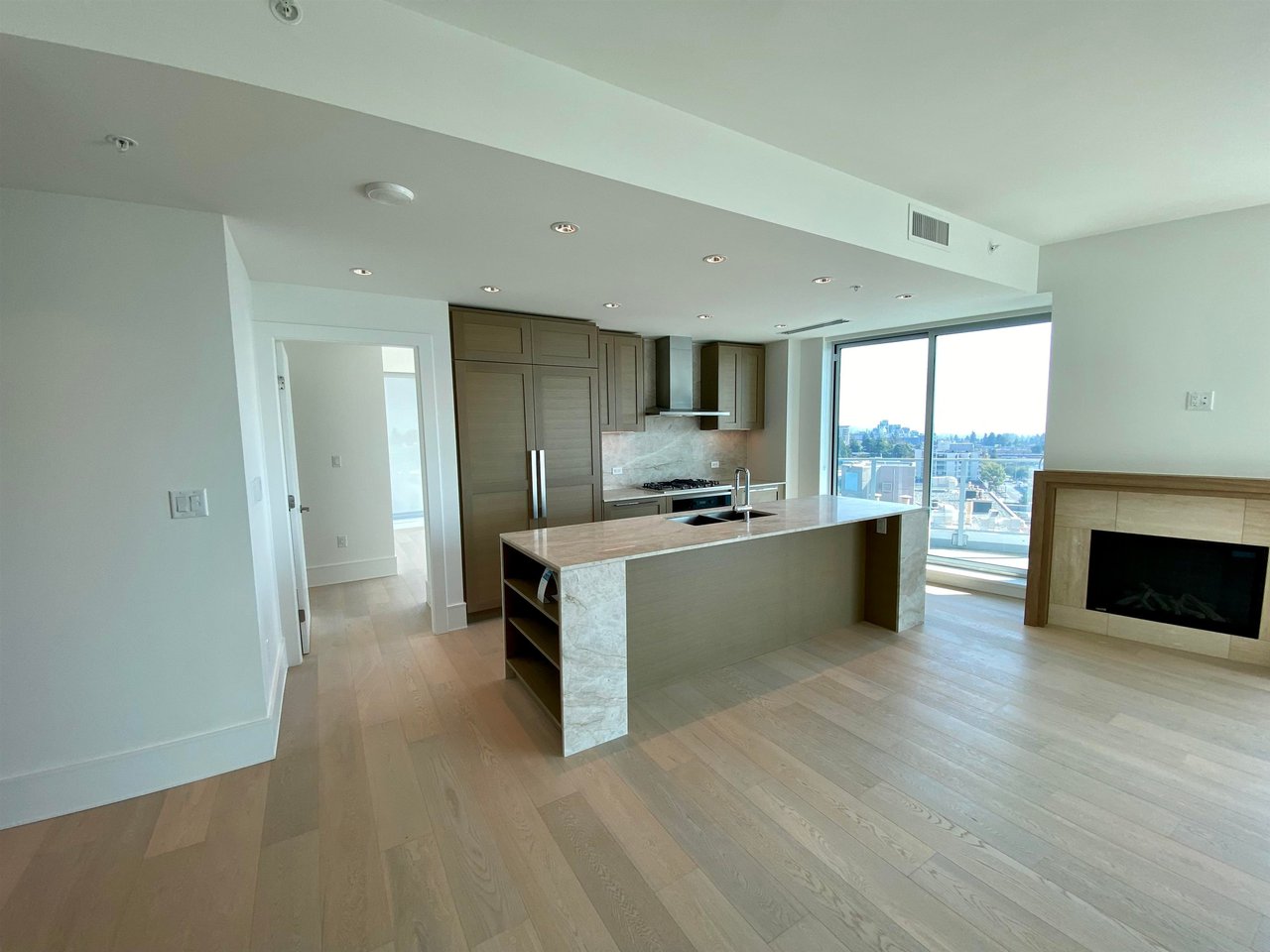 1102-1501 Foster St
