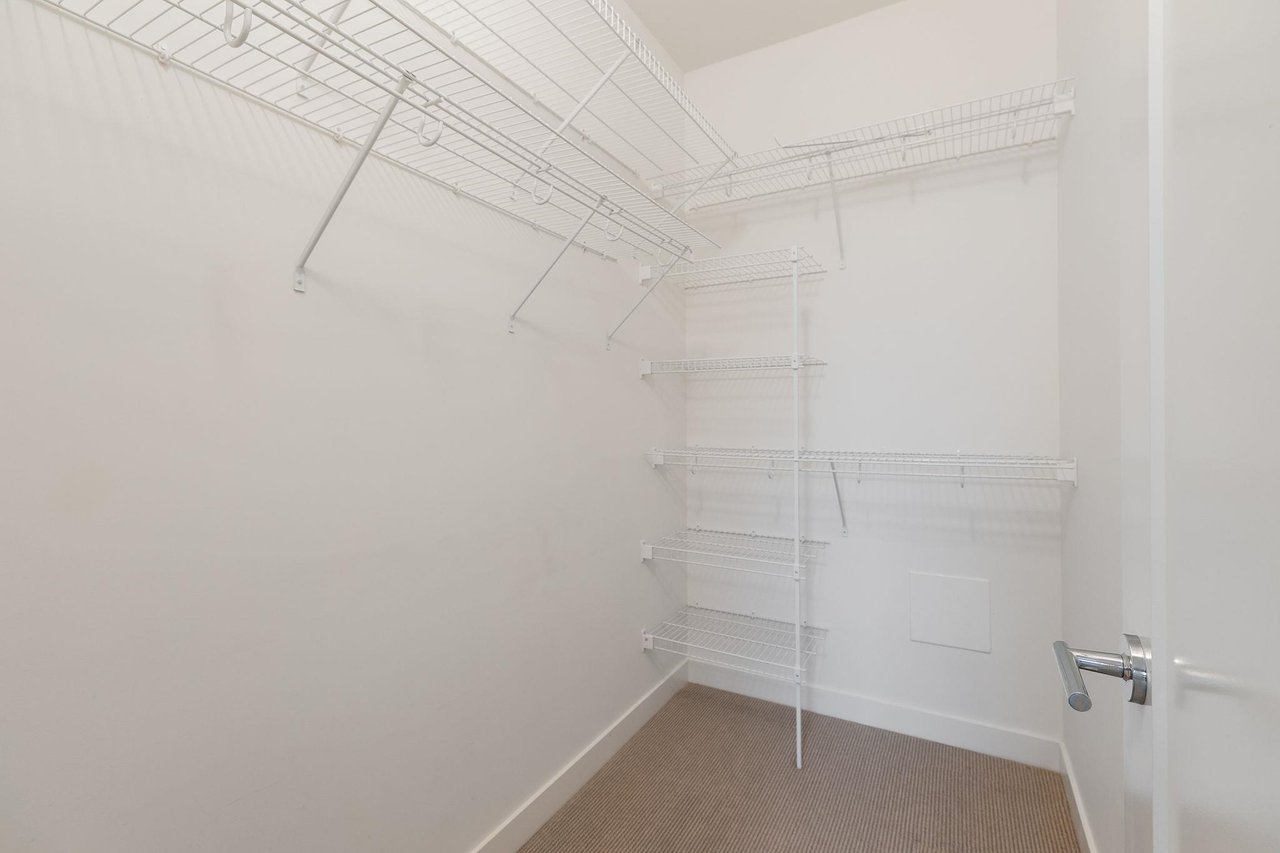 505-20829 77a Ave