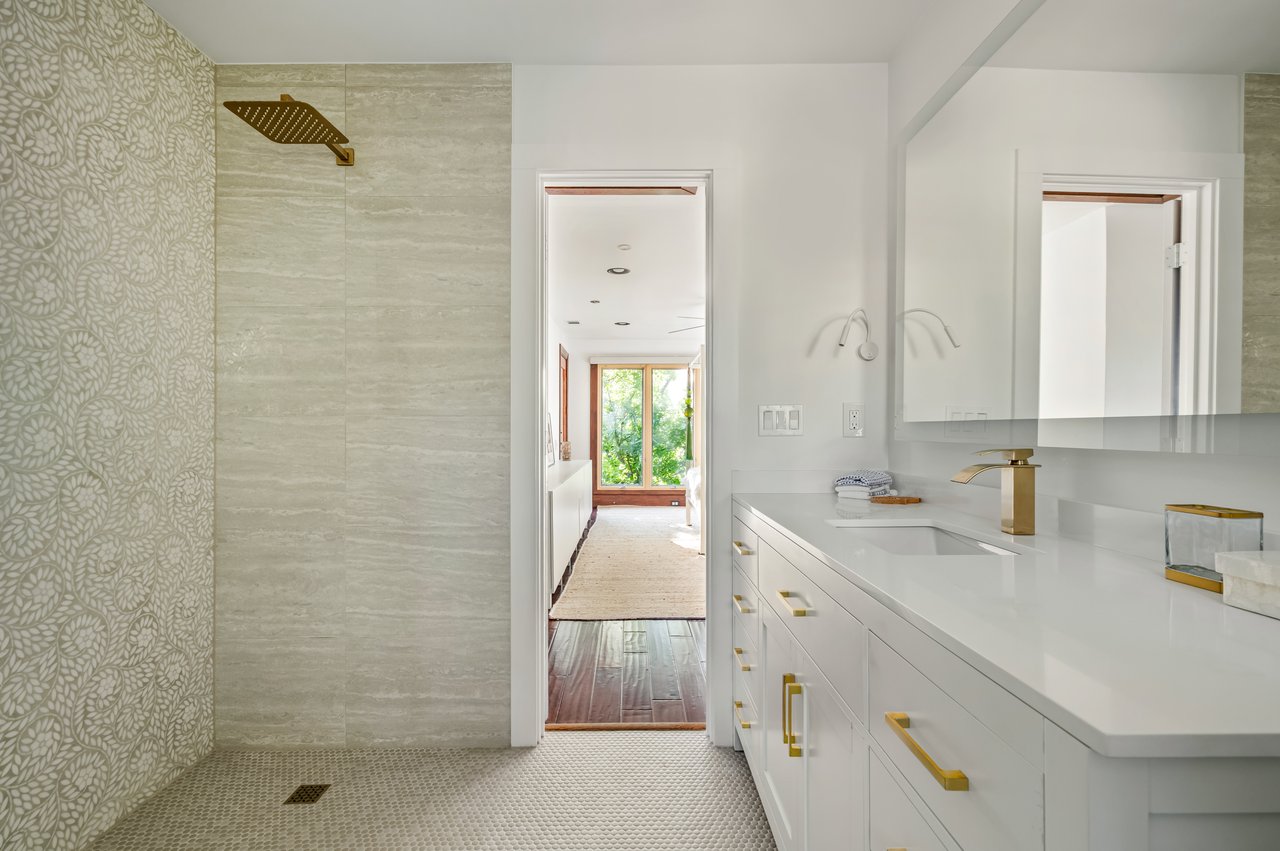 1111 W 12th St. #107