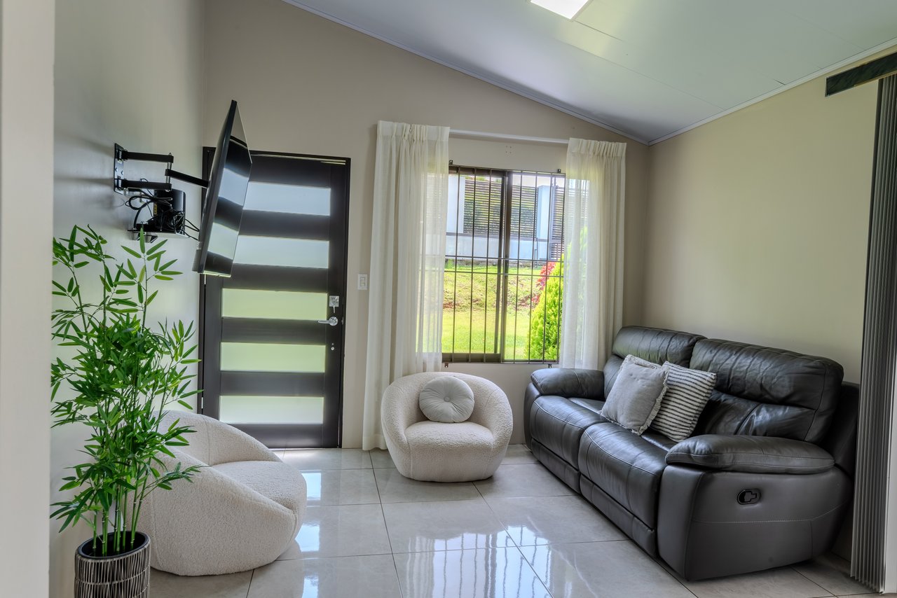 Spacius Home in Pérez Zeledón | 3 bedrooms, 3 Bathrooms 