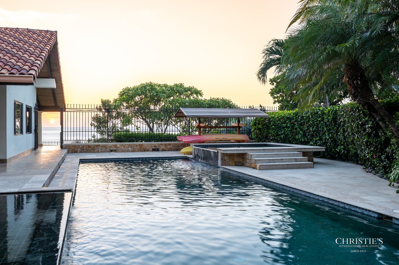 Casa Playa Bonita | Beachfront Luxury Estate in Playa Flamingo