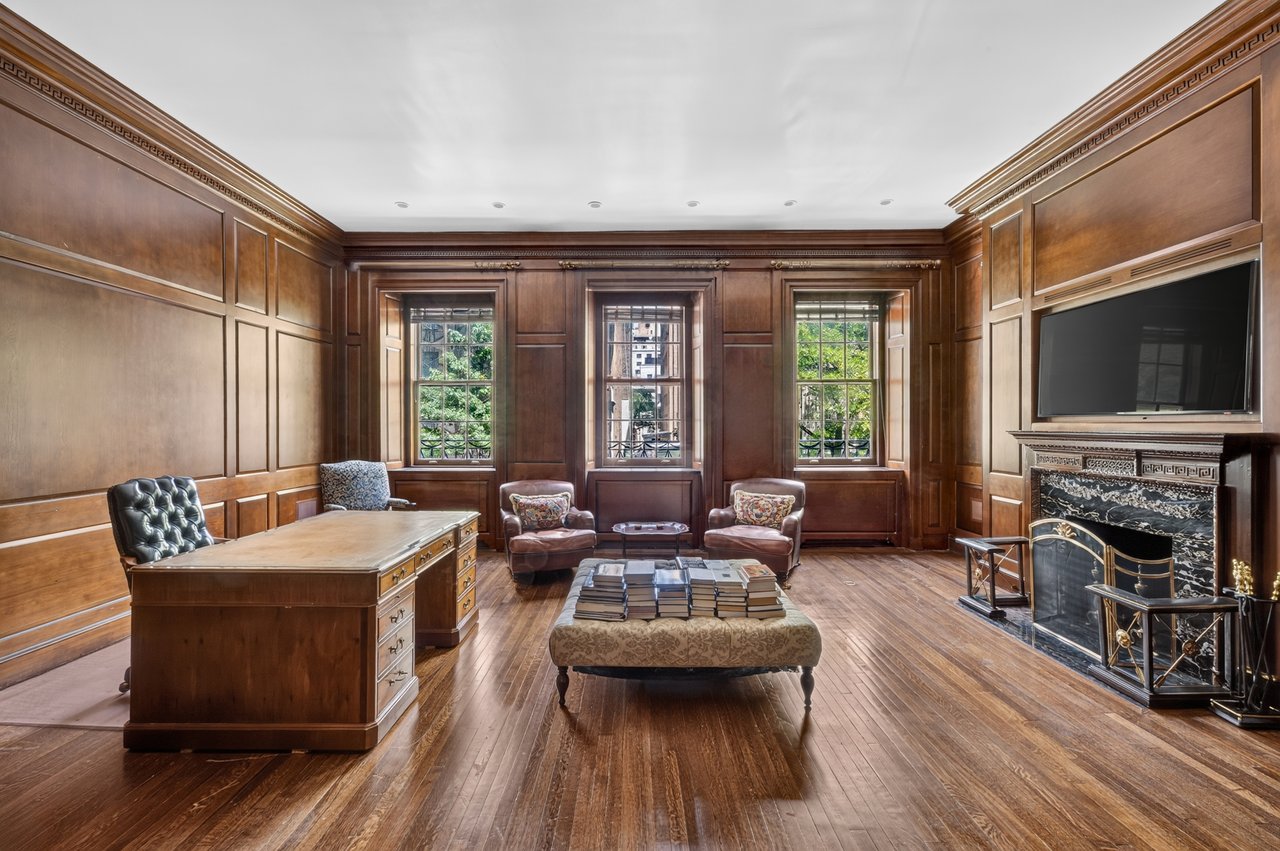 $25 Million Doller Mansion - Listed by the "Face of the Next Generation of Real Estate" Jonathan Normolle.   