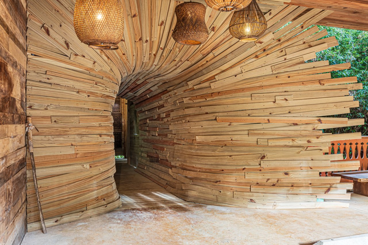 2.56 ACRES – 3 Bedroom Artistic Architectural Masterpiece, Recording Studio, Ocean View, Pool, 1 Bedroom Guest House!!!