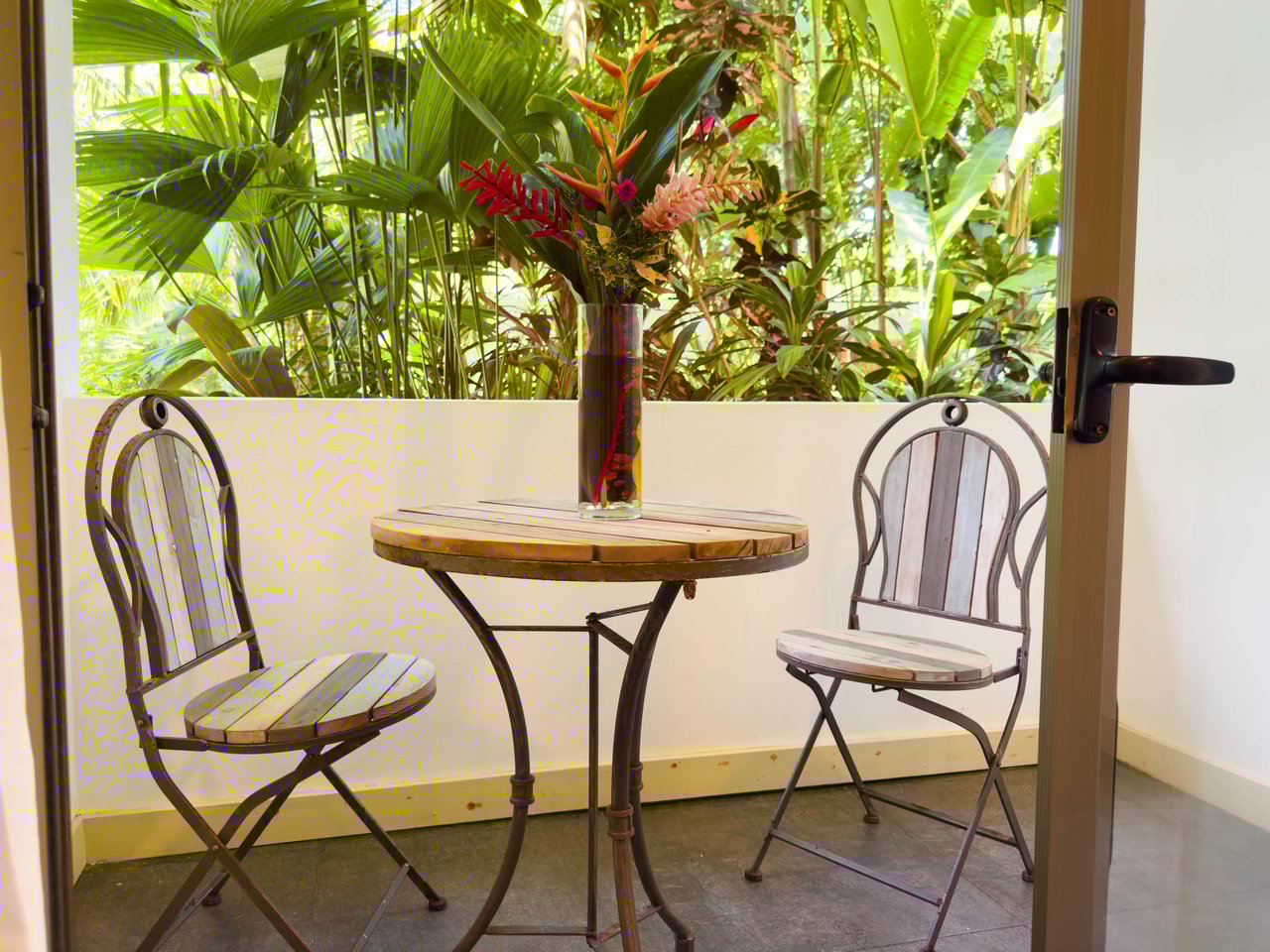 22 Unit Tropical Boutique Hotel steps from Manuel Antonio Park & Beach