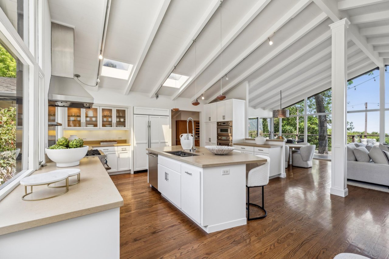 138 Bolivar LN