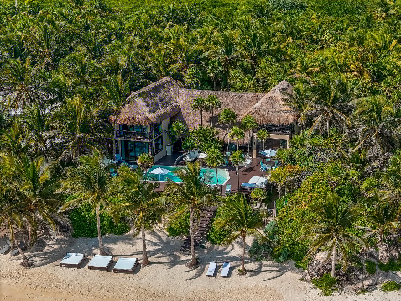 Casa Chic Tulum | Rare Beachfront Estate in Hotel Zone