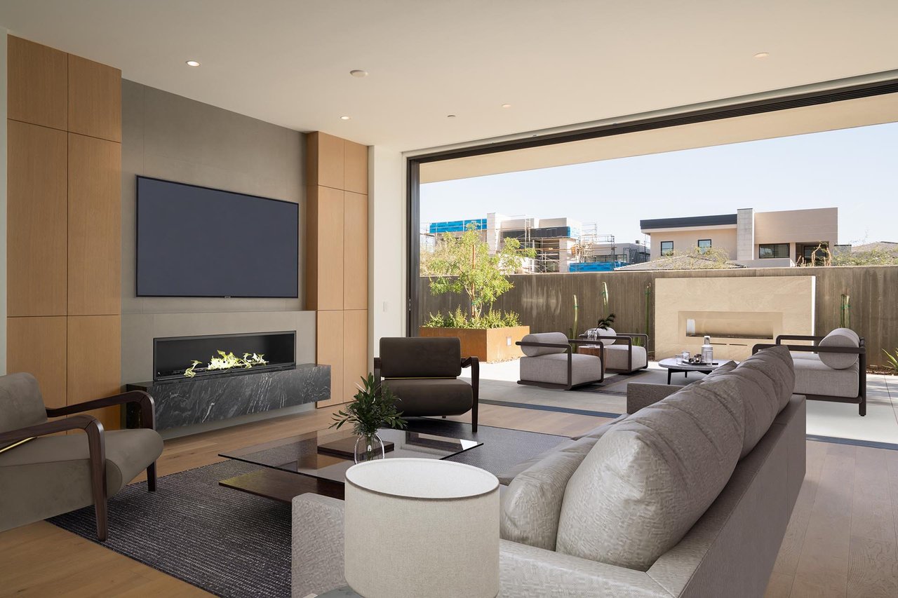 5000 N CAMELBACK RIDGE Drive, 108