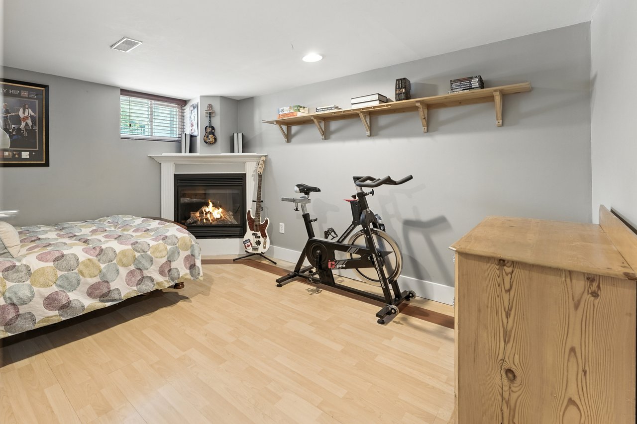 4 Fulham Dr