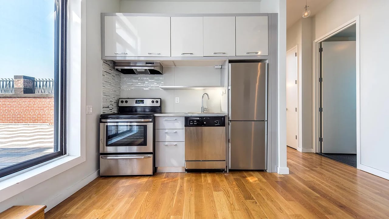 100 Dupont St 4A