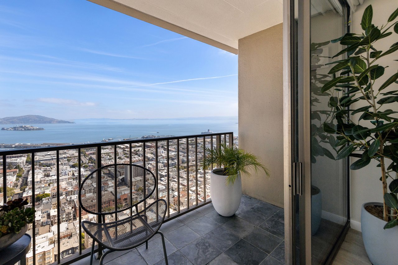 Updated Russian Hill View Residence