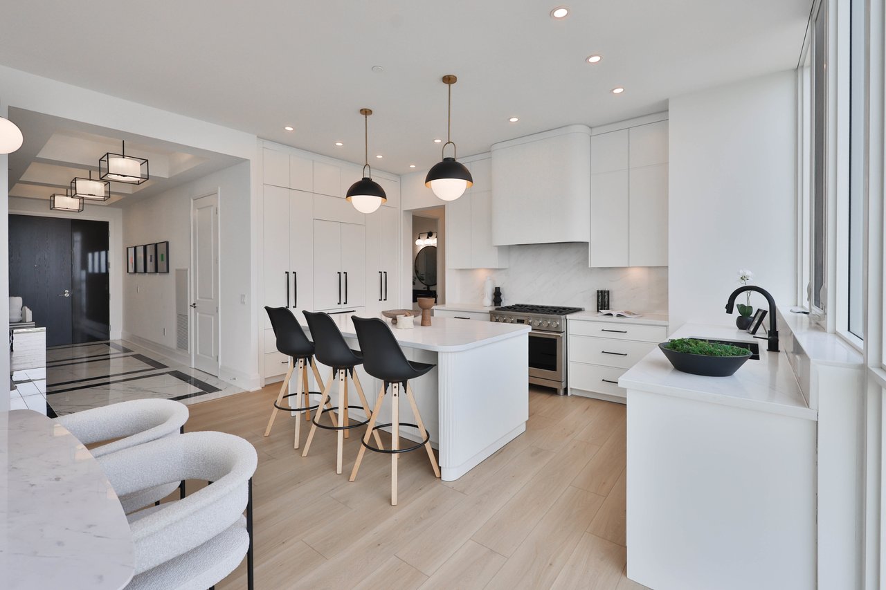 2201-2007 JAMES Street, Burlington