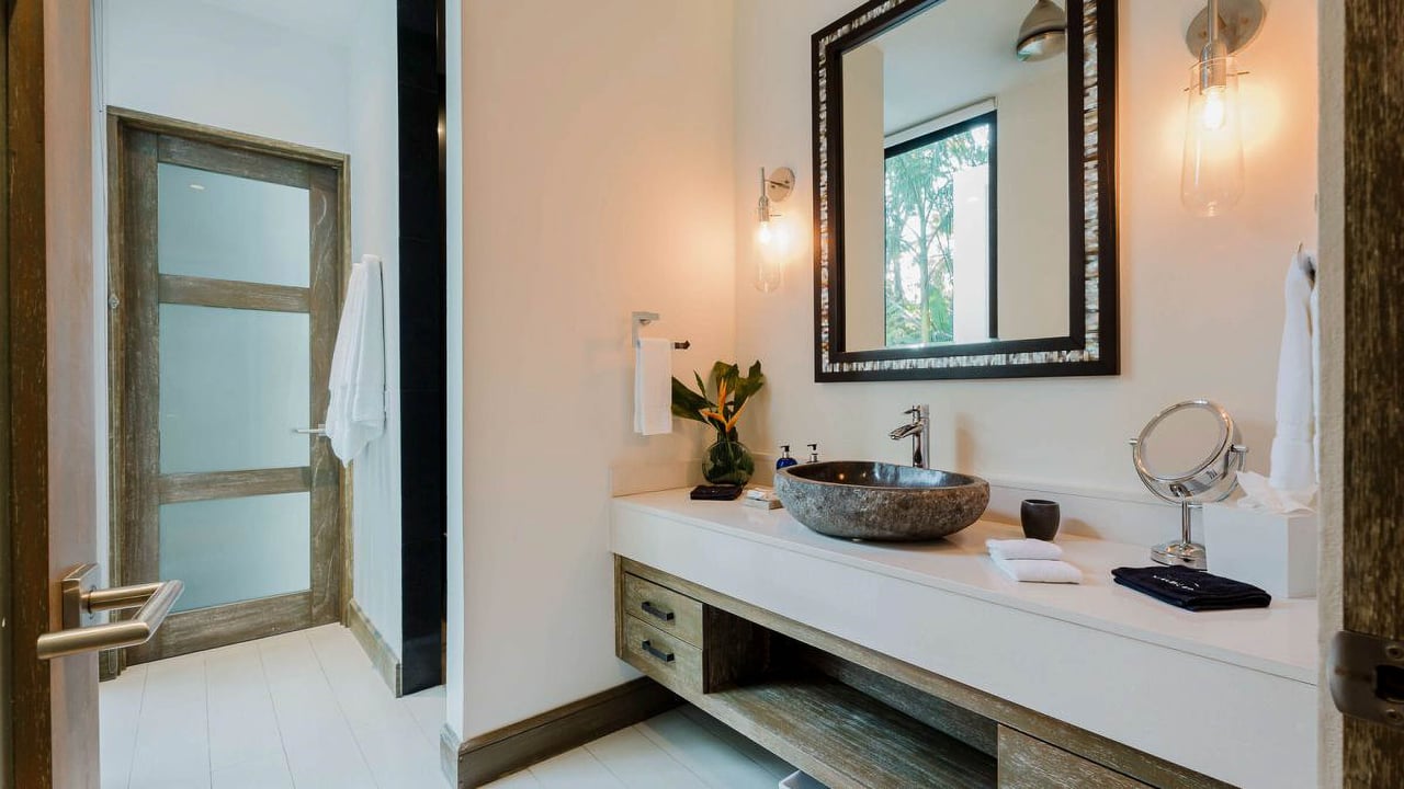 Mirazul, Hill Top Luxury Estate