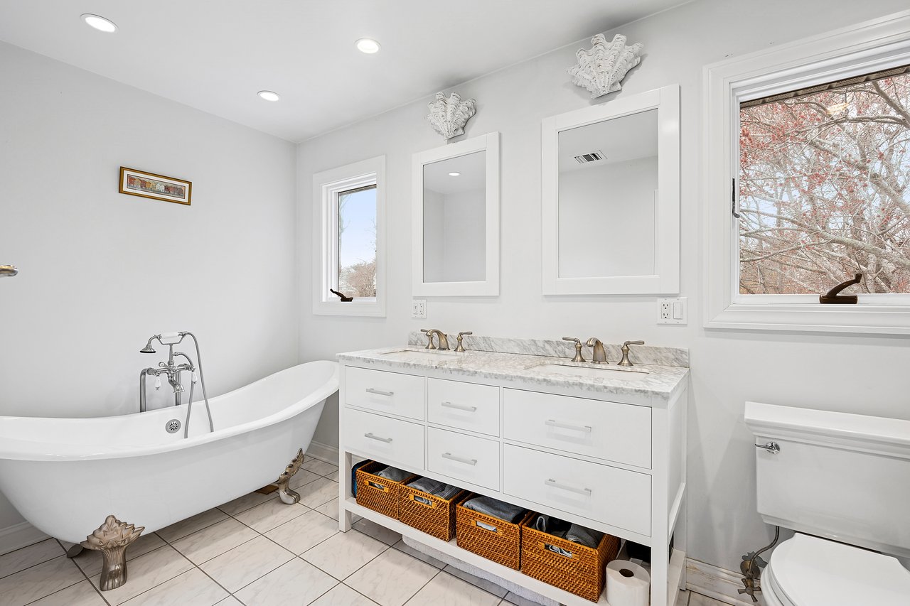 126 Fairview Avenue, Montauk