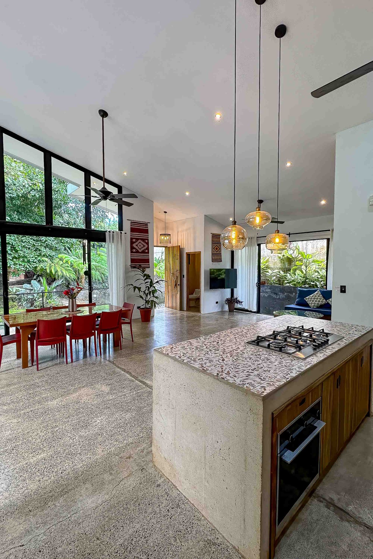 Furnished and Turnkey Home Rainforest Villa with Pool and Creek