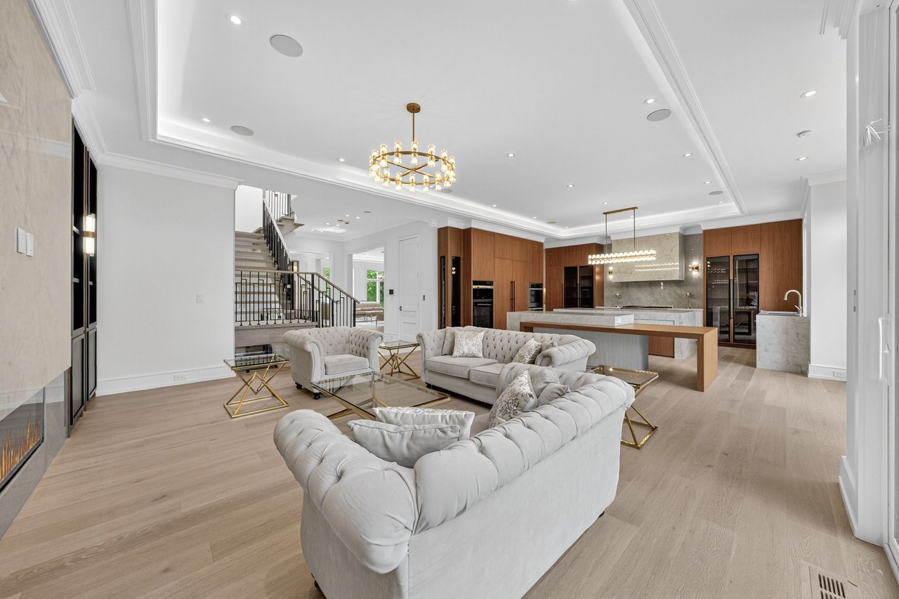 Distinctive Luxury Residence