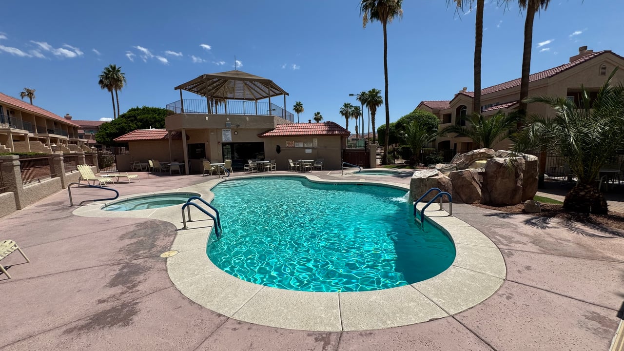 1650 Smoketree Ave S 121 (Rotary Beach/Park)