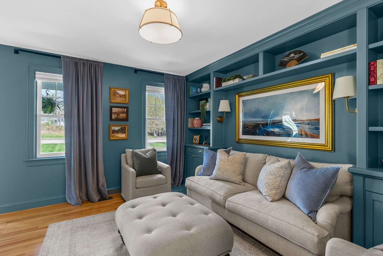 11 Lisa Ln Pembroke, MA 02359