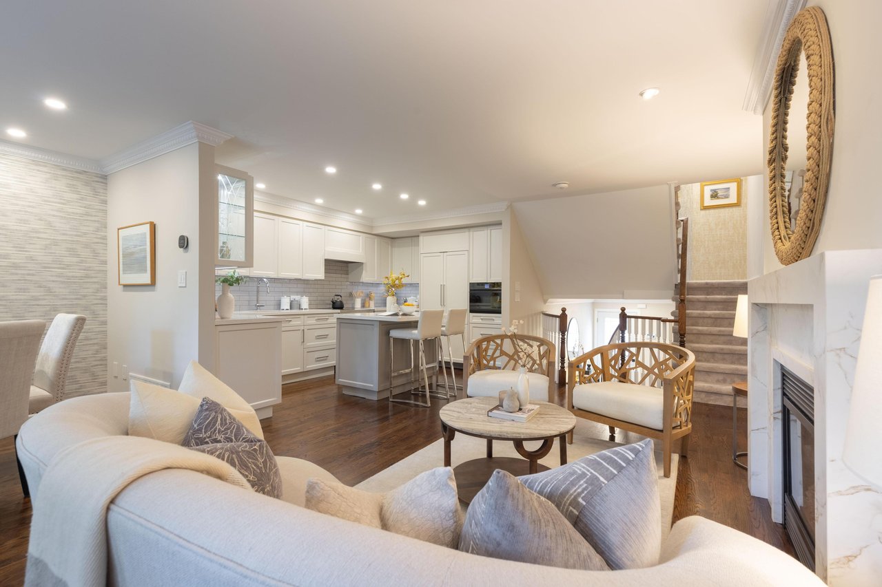 1064 Queen Street W 32A