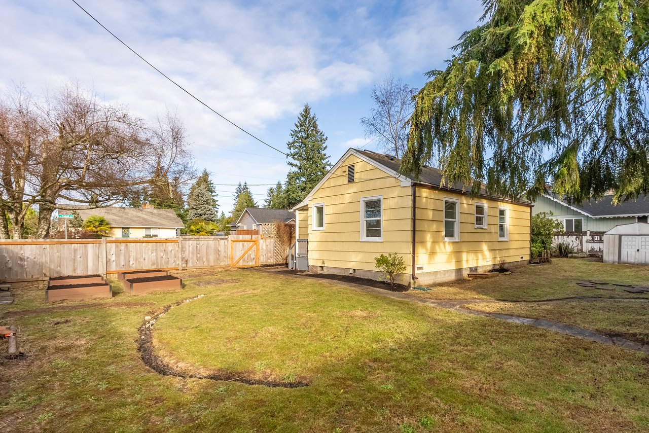 Cozy Everett Home