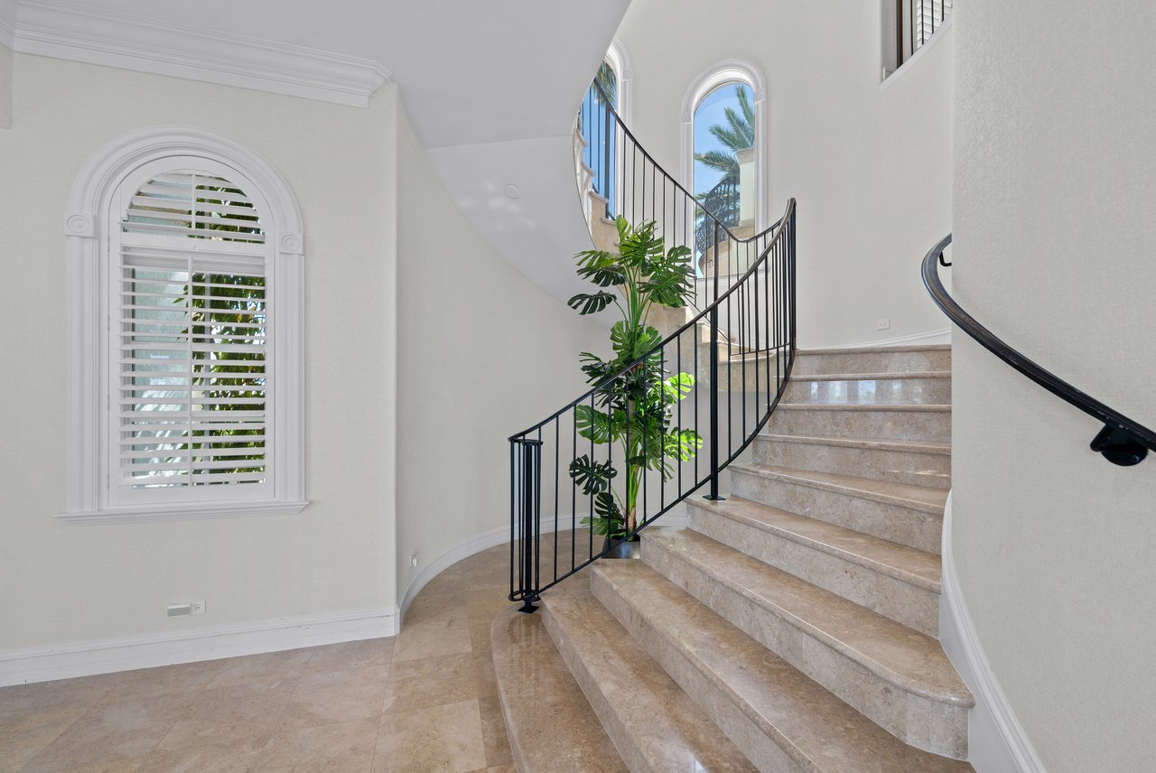 2593 SE 8th St, Pompano Beach, FL 33062