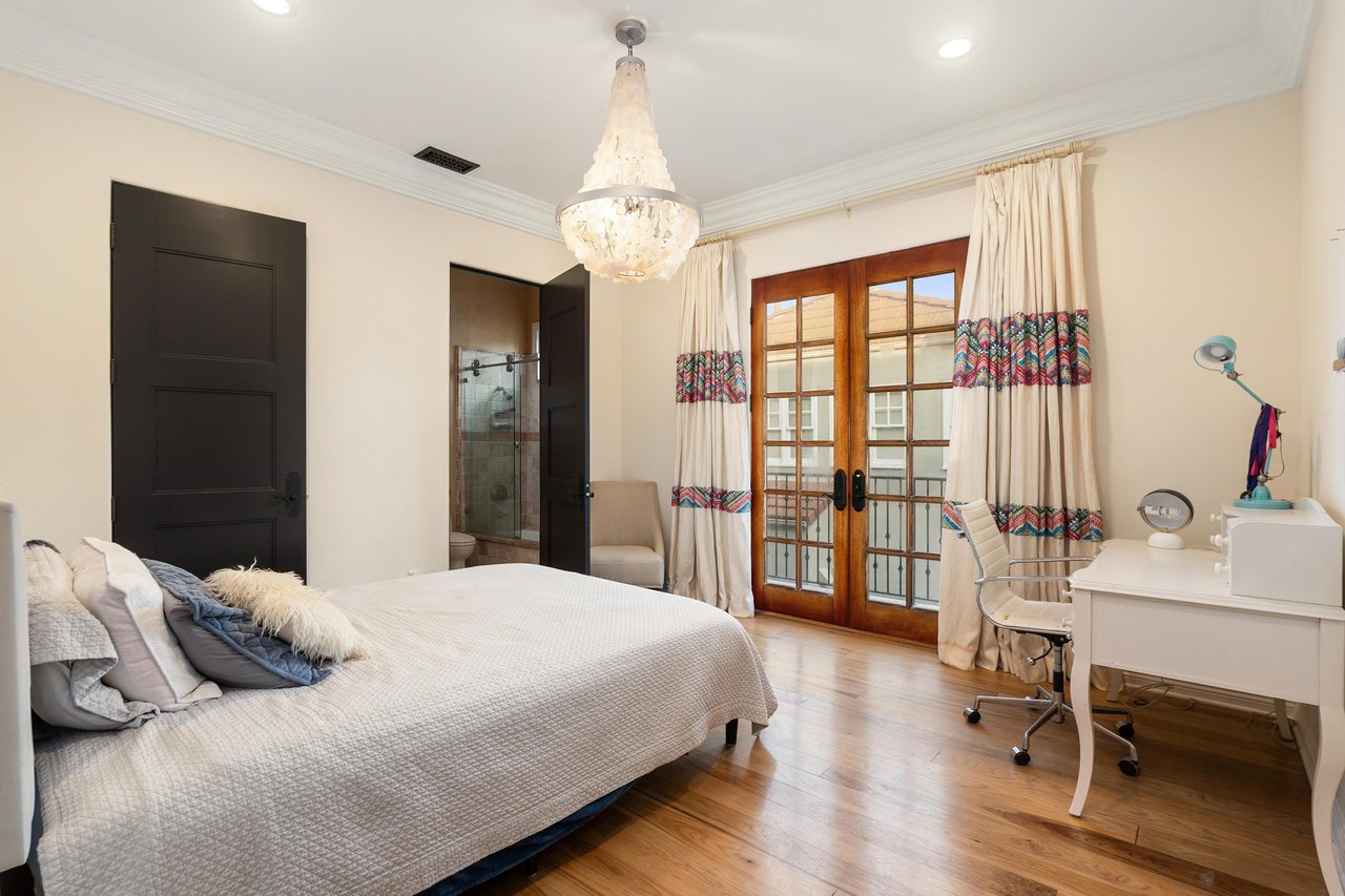 327 22nd St, Santa Monica