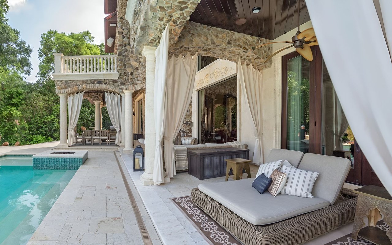 Summer Inspo: 6 Ideas for Your Outdoor Entertainment Space