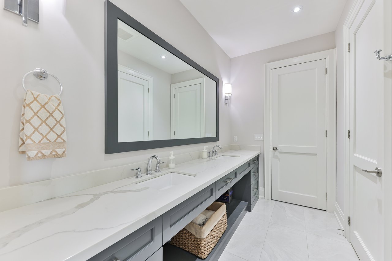 408 Saville Crescent, Oakville