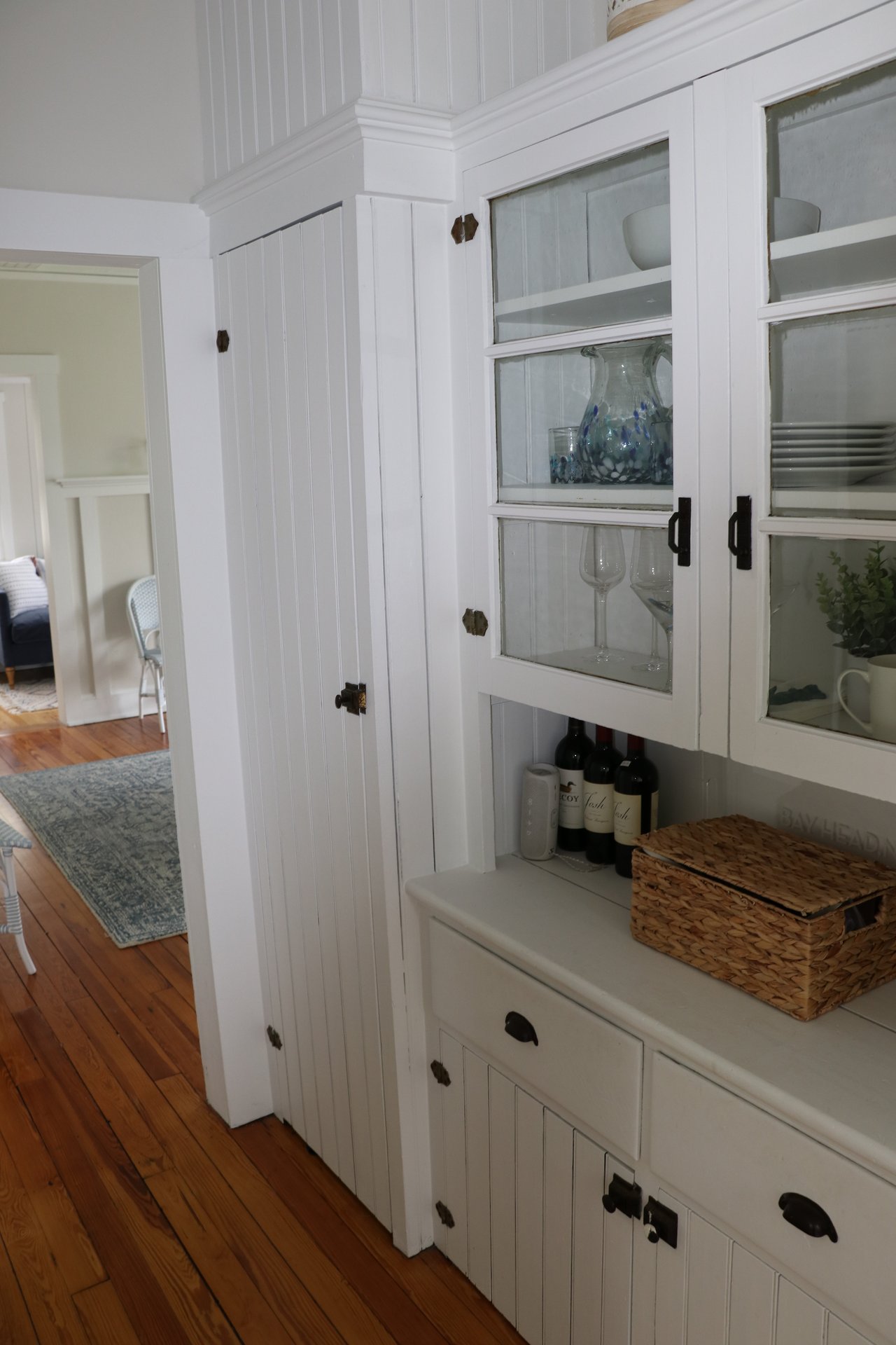 A Classic Bay Header with a Pool House