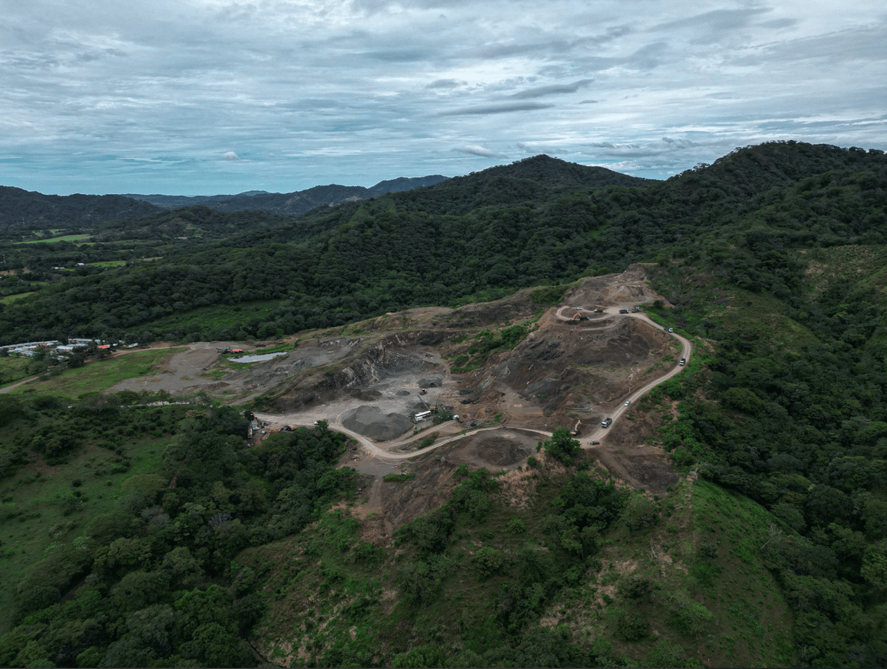 Palo De Arco Tajo - Land Fro Material Extraction - Income Opportunity