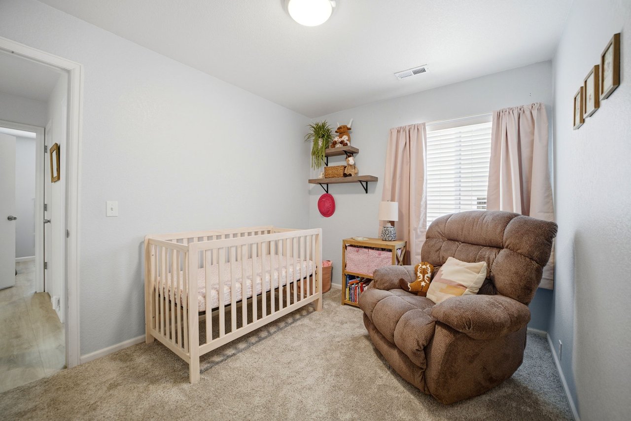 Second bedroom with fresh carpet