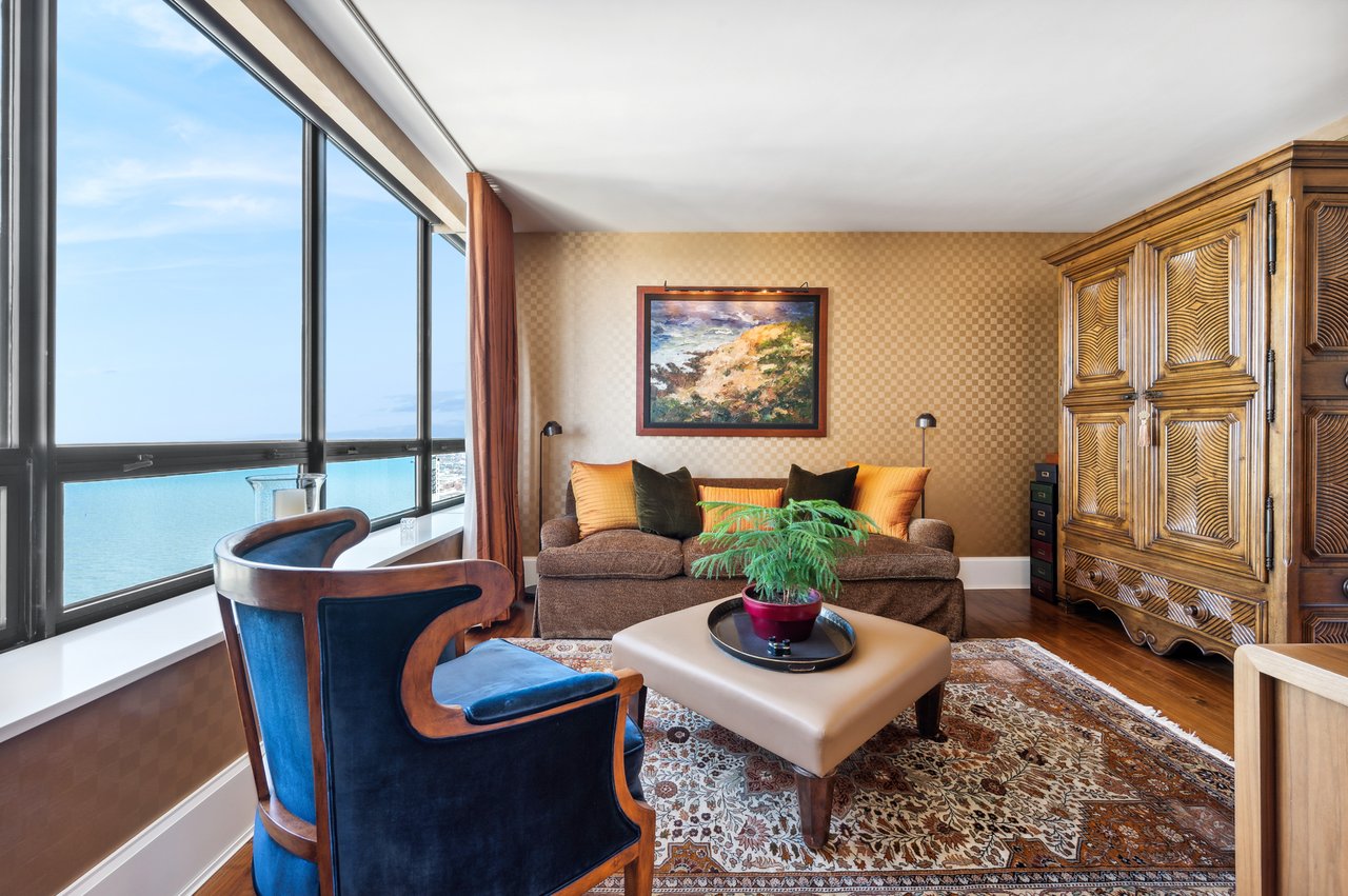 180 East Pearson Unit: 5902