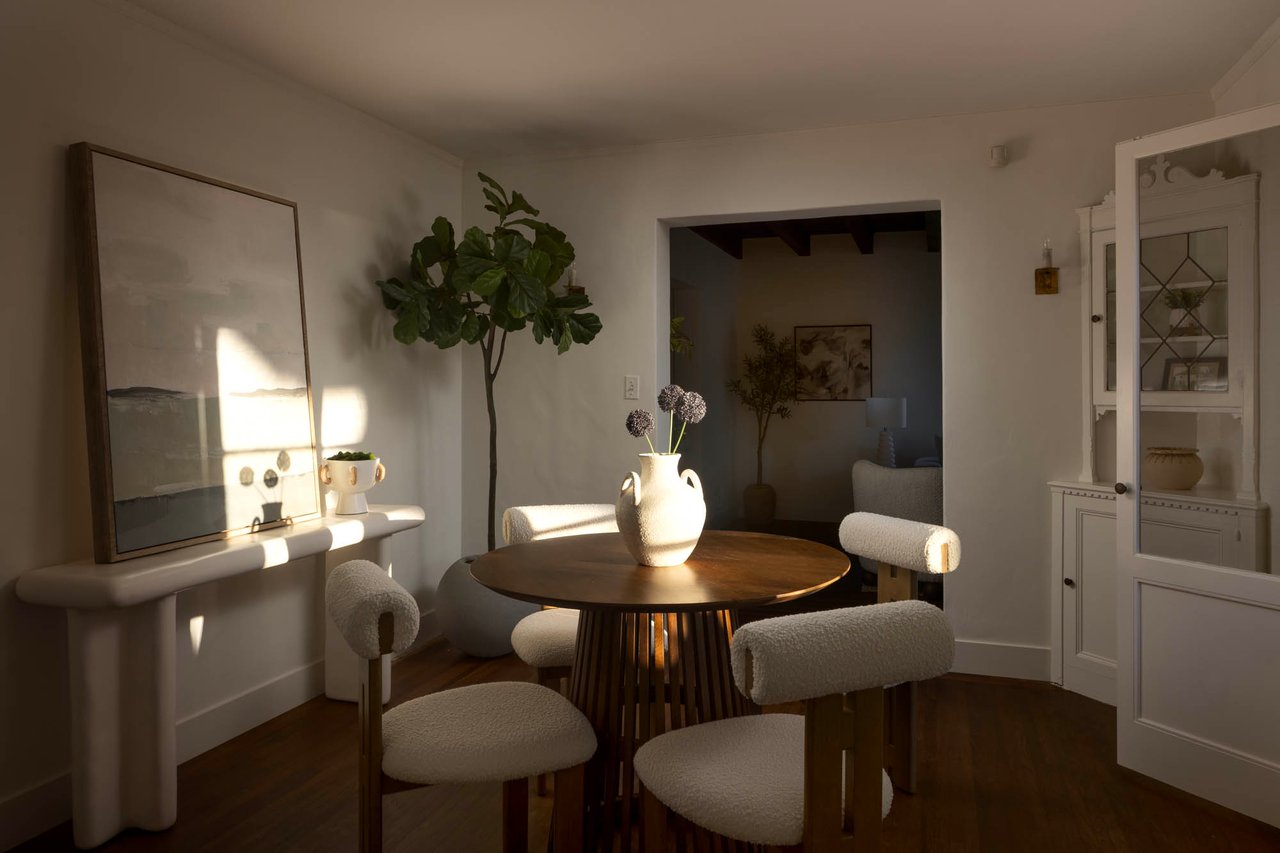 212 W Avenida Valencia