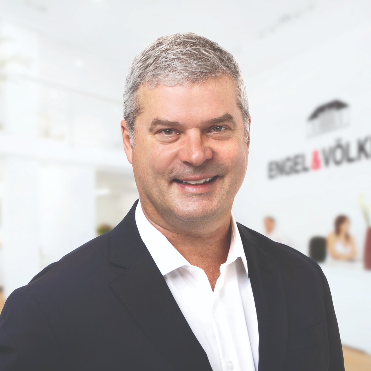 Guy Tobin Seattle, WA Real Estate Agent Headshot