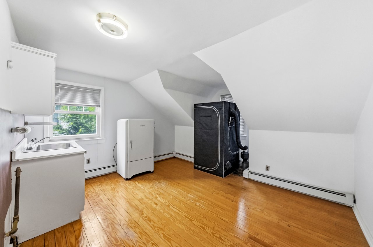 1028 Harvard Place, Fort Lee, NJ 07024