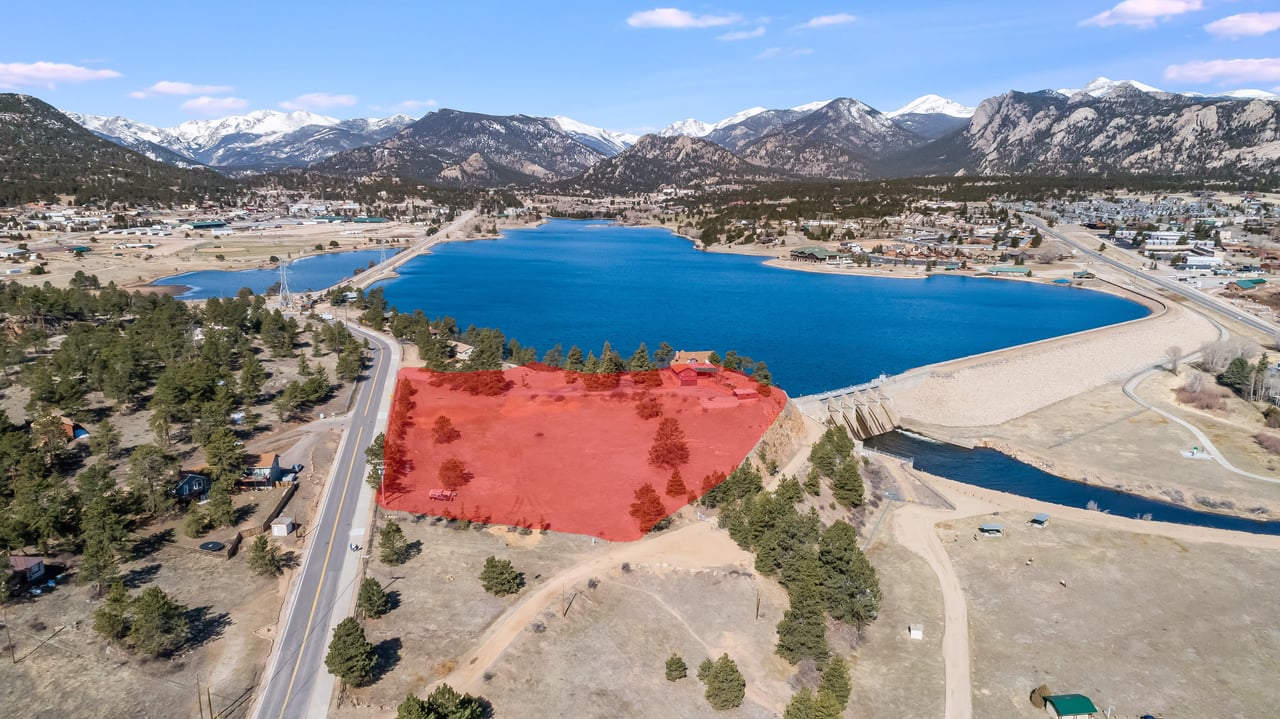 Historic Mall House Overlooking Lake Estes