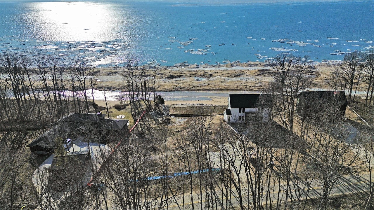 2578 2576, 2572 Lakeshore Drive