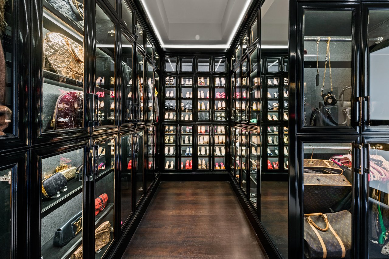 145 Channel Pointe Mall