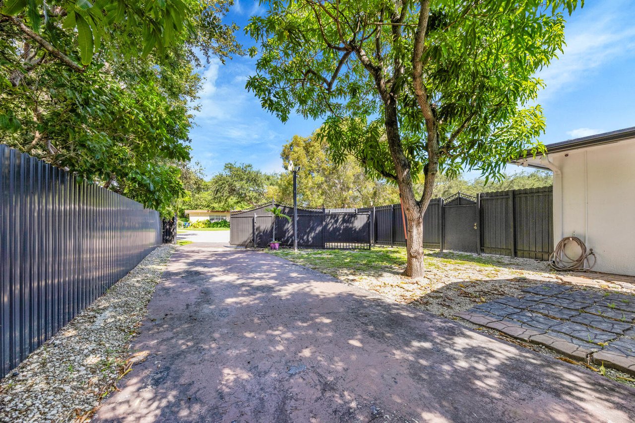 Calling All Investors - Pinecrest Duplex For Sale