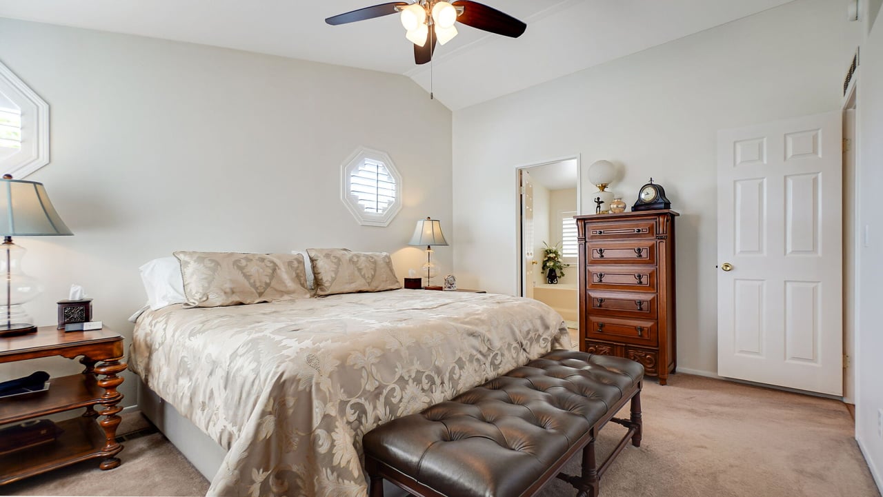 8651 Foothill Boulevard 35